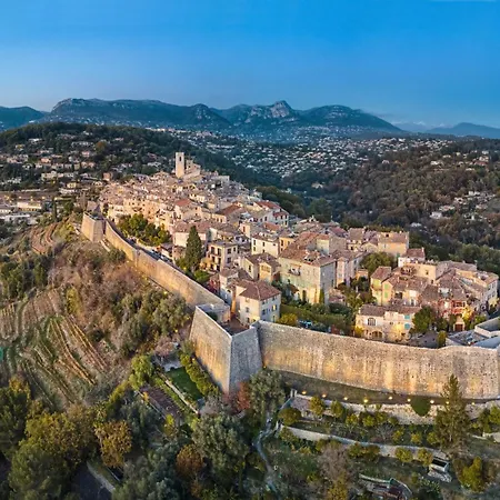 Le Bashkir - Spacieux Avec Terrasse - Wifi - Pres Mer Et Aeroport - Tram Et Supermarches Апартаменты Ницца