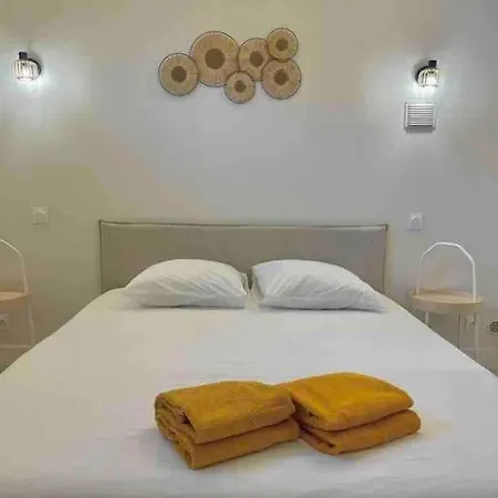 Le Bashkir - Spacieux Avec Terrasse - Wifi - Pres Mer Et Aeroport - Tram Et Supermarches