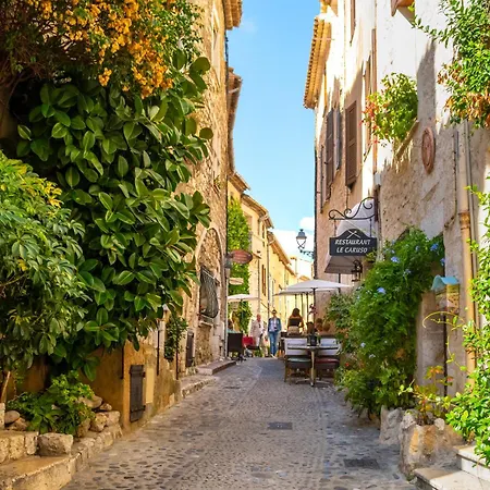 Le Bashkir - Spacieux Avec Terrasse - Wifi - Pres Mer Et Aeroport - Tram Et Supermarches *