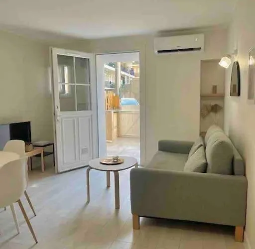 Le Bashkir - Spacieux Avec Terrasse - Wifi - Pres Et Aeroport - Tram Et Supermarches Apartment